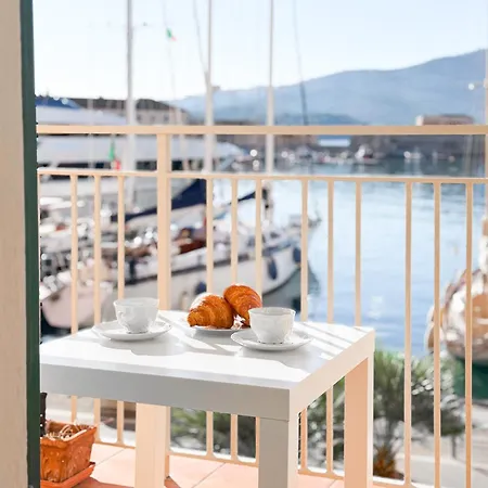 La Terrazza Sul Blu - Helloelba بورتوفيرّايو